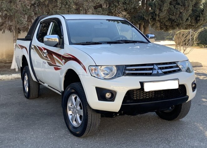 Mitsubishi L200 2013, 189,650 km - 2.5 l - Bakı
