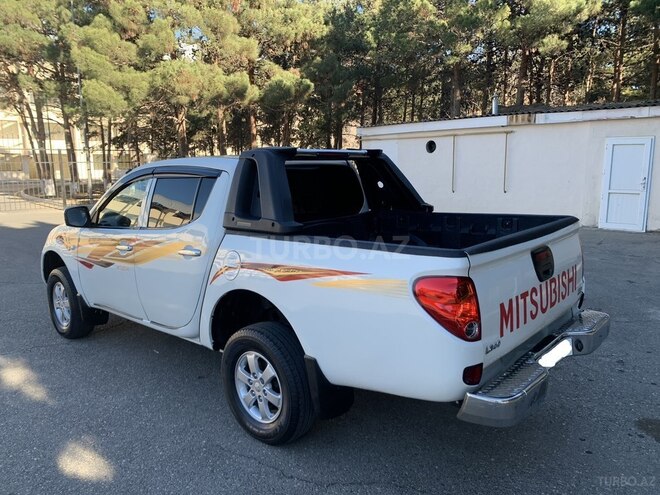 Mitsubishi L200 2013, 189,650 km - 2.5 l - Bakı