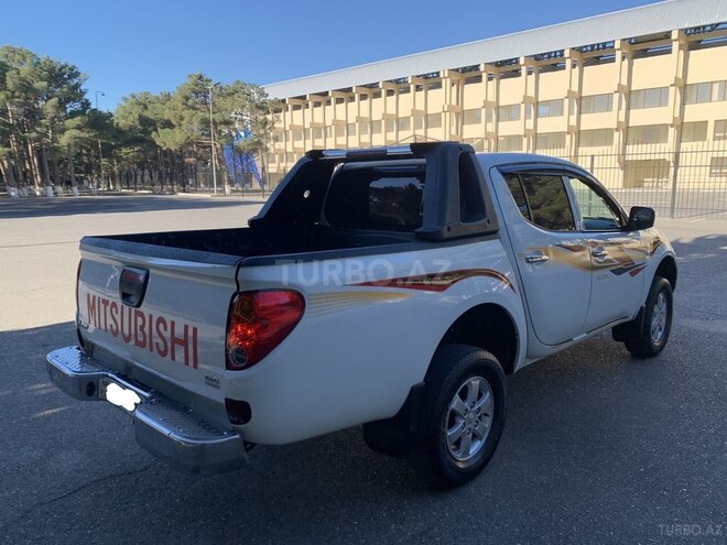 Mitsubishi L200 2013, 189,650 km - 2.5 l - Bakı