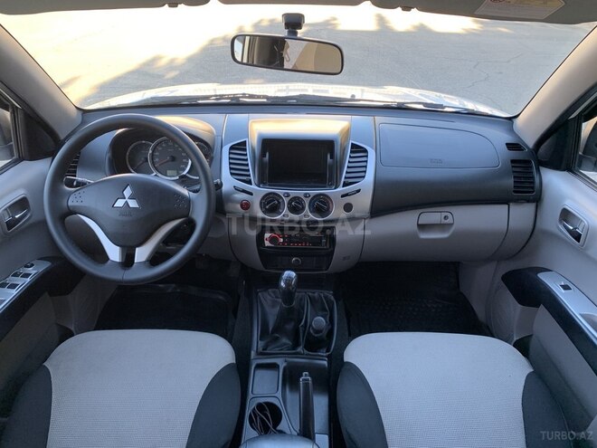 Mitsubishi L200 2013, 189,650 km - 2.5 l - Bakı