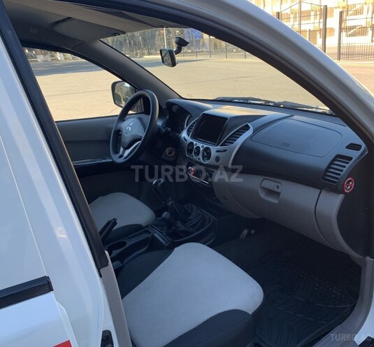 Mitsubishi L200 2013, 189,650 km - 2.5 l - Bakı