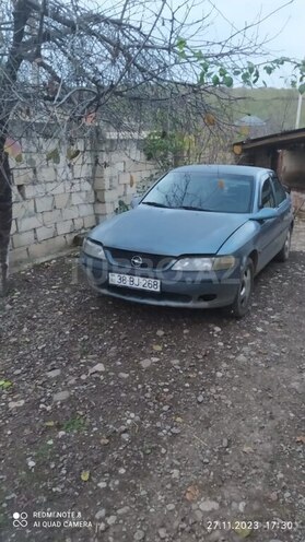 Opel Vectra 1998, 200,000 km - 1.8 л - Qusar