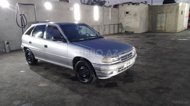 Opel Astra 1993, 560,000 km - 1.6 l - Sumqayıt