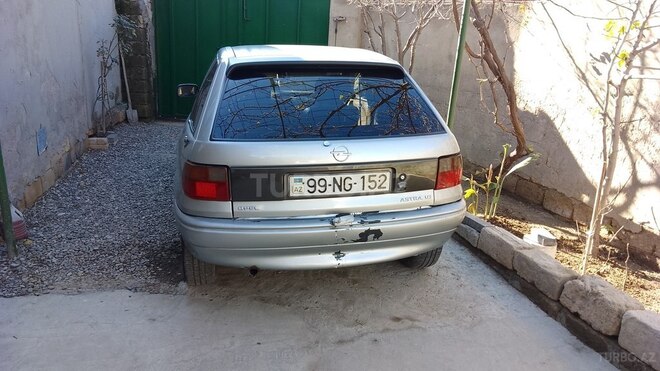 Opel Astra 1993, 560,000 km - 1.6 l - Sumqayıt