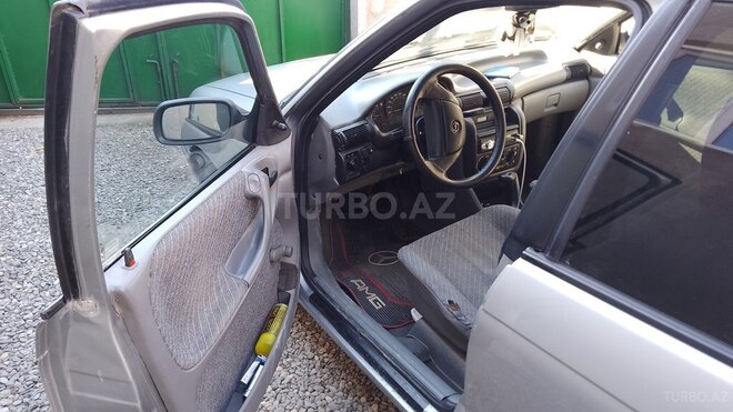 Opel Astra 1993, 560,000 km - 1.6 l - Sumqayıt