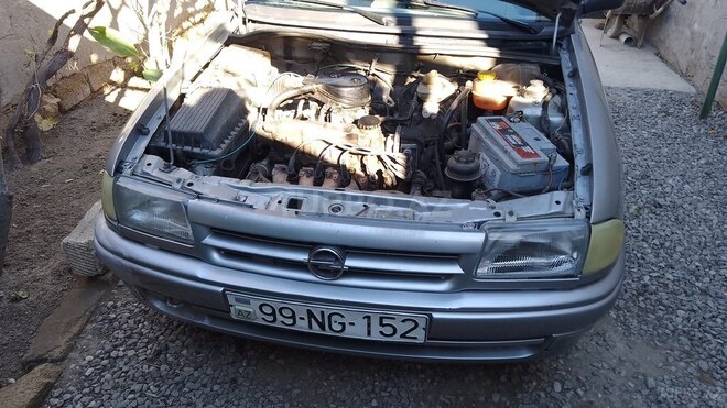 Opel Astra 1993, 560,000 km - 1.6 l - Sumqayıt
