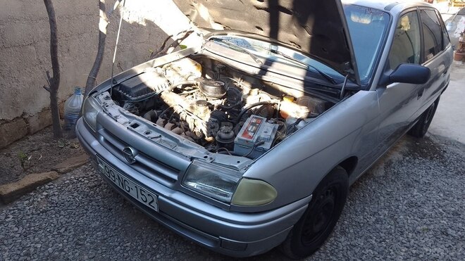 Opel Astra 1993, 560,000 km - 1.6 l - Sumqayıt