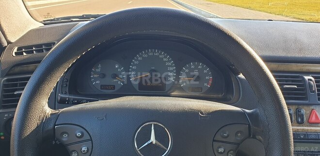 Mercedes E 200 1999, 451,000 km - 2.0 l - Bakı