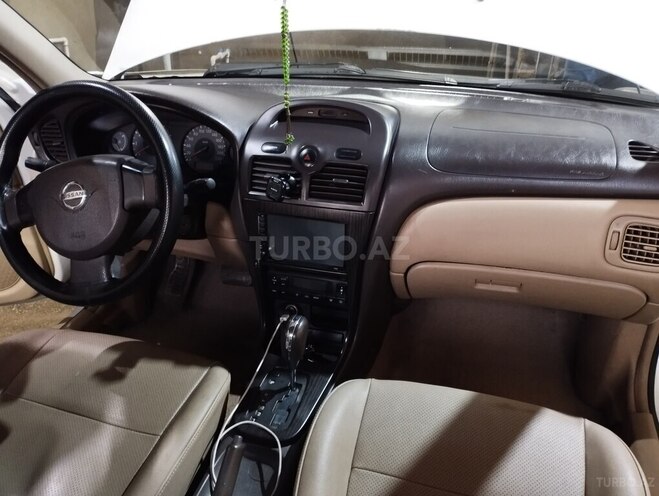 Nissan Sunny 2010, 290,000 km - 1.6 л - Bakı