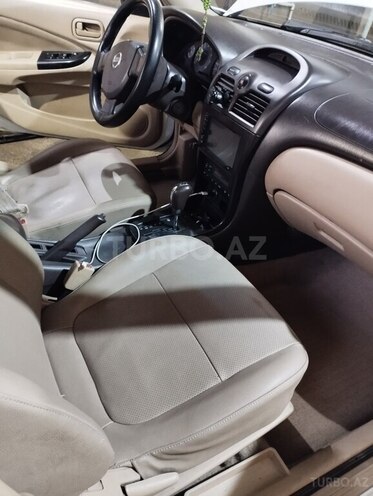 Nissan Sunny 2010, 290,000 km - 1.6 л - Bakı