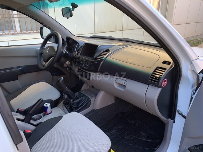 Mitsubishi L200 2014, 128,185 km - 2.5 l - Xırdalan