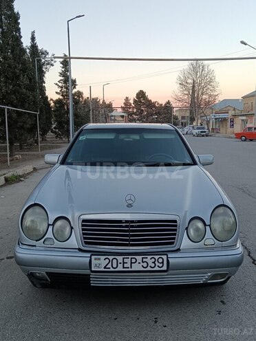 Mercedes E 220 1995, 100,000 km - 2.2 l - Bakı