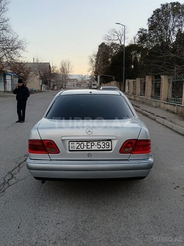 Mercedes E 220 1995, 100,000 km - 2.2 l - Bakı