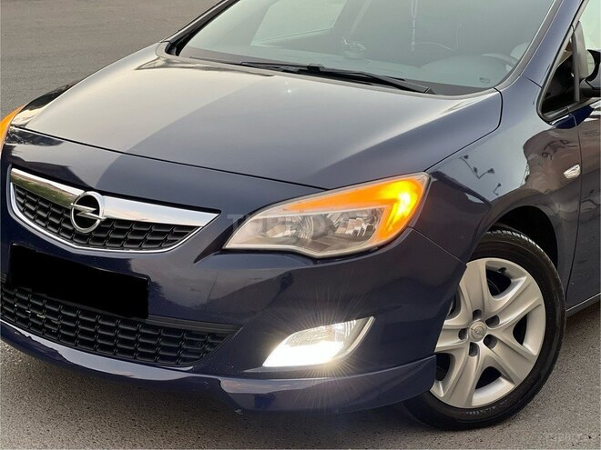 Opel Astra 2011, 260,000 km - 1.7 l - Bakı