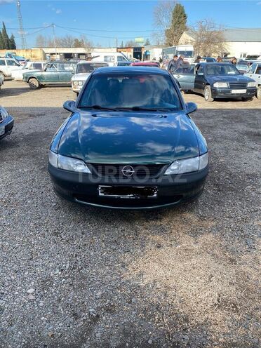 Opel Vectra 1998, 295,680 km - 1.6 l - Tovuz