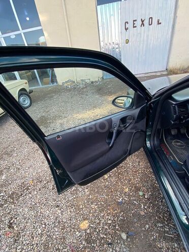 Opel Vectra 1998, 295,680 km - 1.6 l - Tovuz