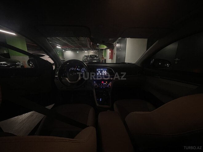 Hyundai Elantra 2016, 180,000 km - 2.0 л - Bakı