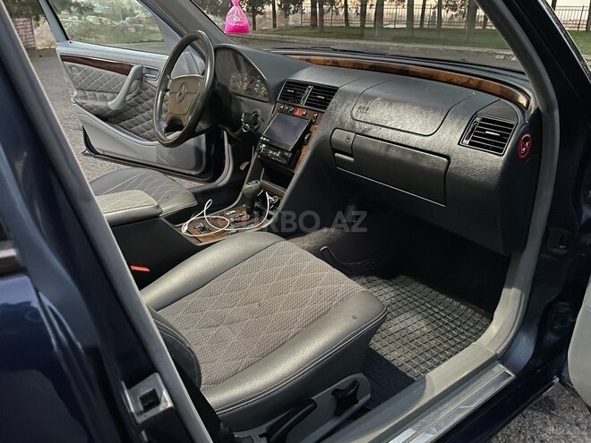 Mercedes C 200 2000, 268,500 km - 2.0 л - Cəlilabad