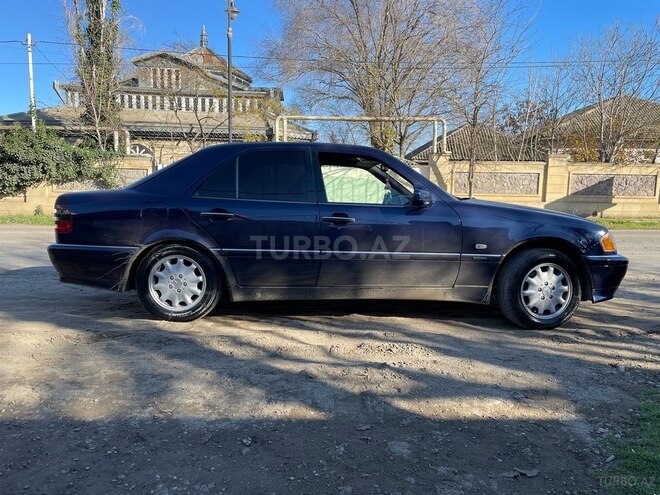 Mercedes C 200 2000, 268,500 km - 2.0 л - Cəlilabad