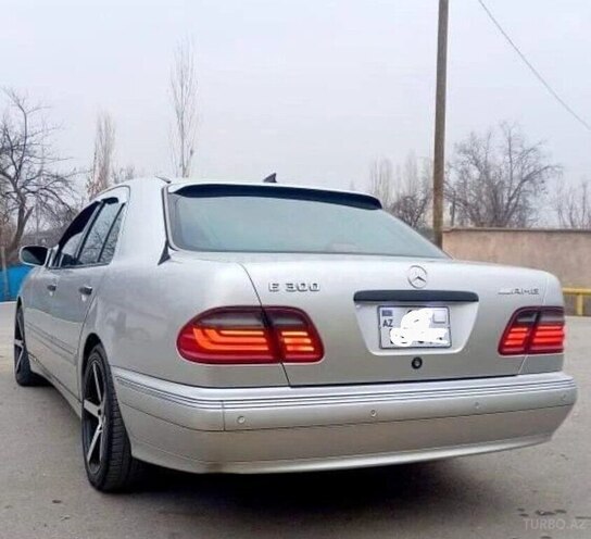 Mercedes E 300 1999, 350,000 km - 3.0 l - Şəki