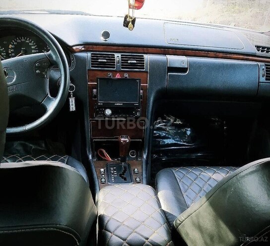 Mercedes E 300 1999, 350,000 km - 3.0 l - Şəki
