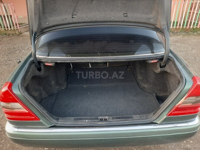Mercedes C 200 1994, 300,000 km - 2.0 l - Quba