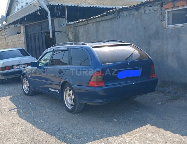Mercedes C 200 2000, 133,688 km - 2.0 л - Yevlax
