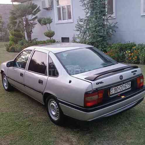 Opel Vectra 1993, 434,000 km - 2.0 l - Zaqatala