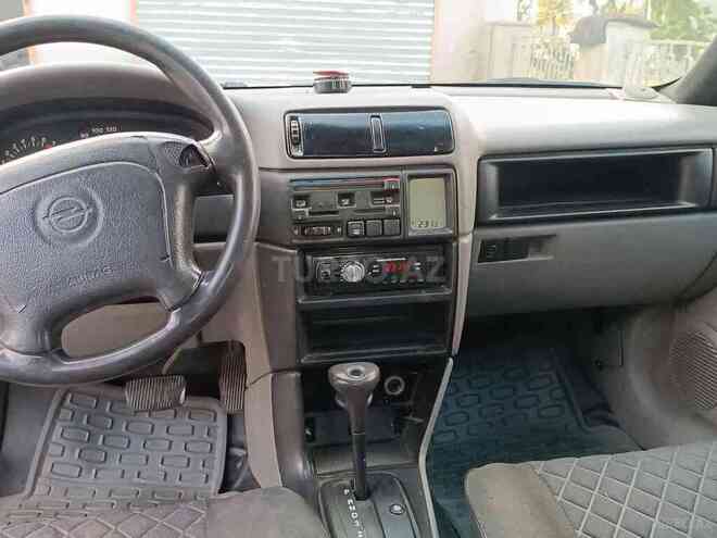 Opel Vectra 1993, 434,000 km - 2.0 l - Zaqatala