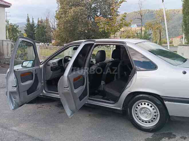 Opel Vectra 1993, 434,000 km - 2.0 l - Zaqatala
