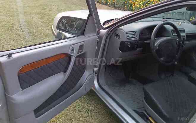 Opel Vectra 1993, 434,000 km - 2.0 l - Zaqatala