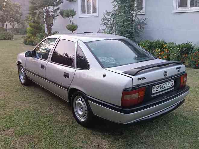 Opel Vectra 1993, 434,000 km - 2.0 l - Zaqatala