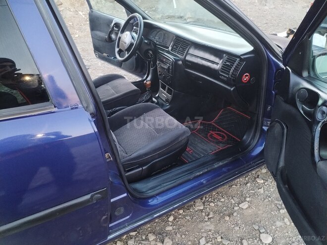 Opel Vectra 1997, 307,179 km - 2.0 l - Qazax