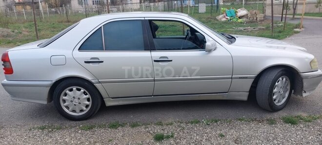Mercedes C 200 1997, 643,338 km - 2.0 l - Quba