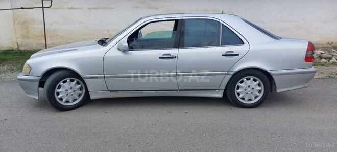 Mercedes C 200 1997, 643,338 km - 2.0 l - Quba