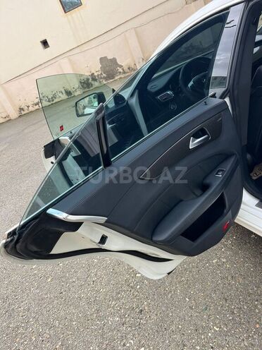 Mercedes CLS 63 AMG 2012, 118,000 km - 5.5 l - Bakı