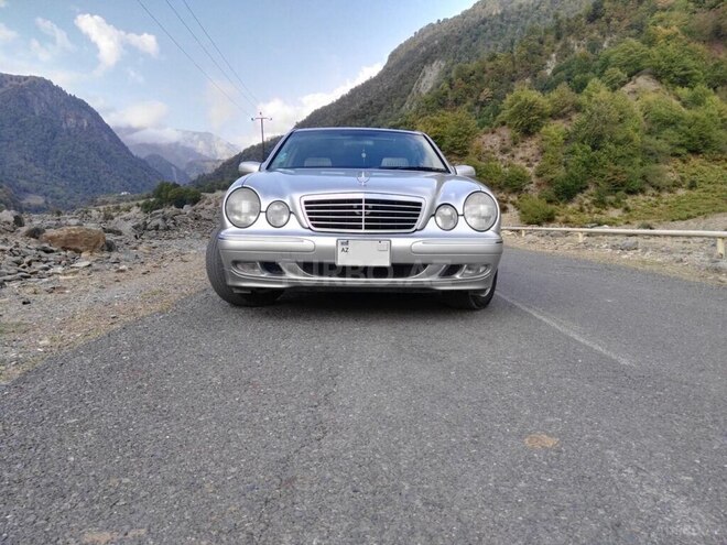 Mercedes E 320 2001, 260,000 km - 3.2 l - Bakı