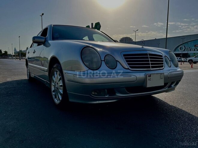 Mercedes E 320 2001, 260,000 km - 3.2 l - Bakı