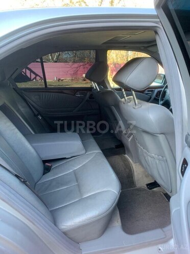 Mercedes E 320 2001, 260,000 km - 3.2 l - Bakı