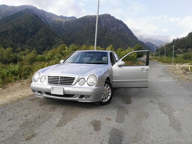 Mercedes E 320 2001, 260,000 km - 3.2 l - Bakı