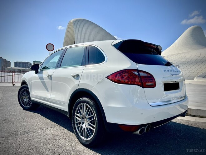Porsche Cayenne Turbo 2010, 124,000 km - 4.8 l - Bakı
