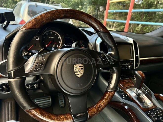 Porsche Cayenne Turbo 2010, 124,000 km - 4.8 l - Bakı