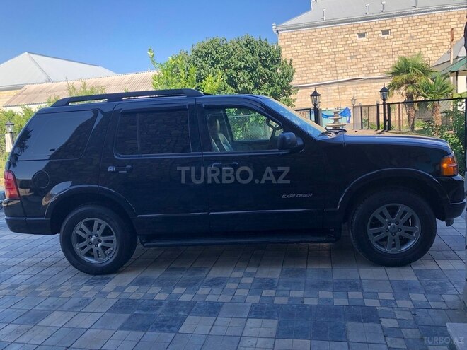 Ford Explorer 2005, 290,000 km - 4.0 л - Yevlax