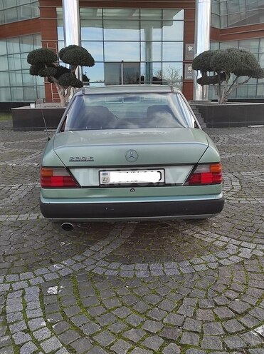 Mercedes E 230 1986, 383,111 km - 2.3 l - Şəmkir