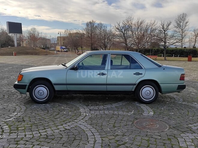 Mercedes E 230 1986, 383,111 km - 2.3 l - Şəmkir