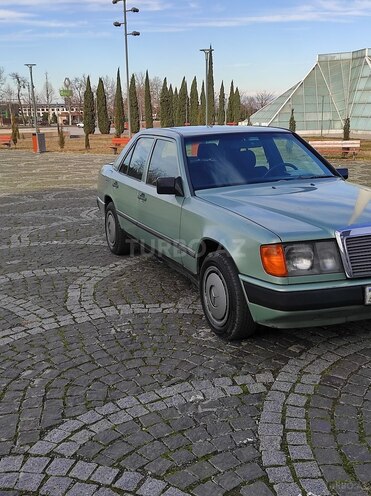 Mercedes E 230 1986, 383,111 km - 2.3 l - Şəmkir