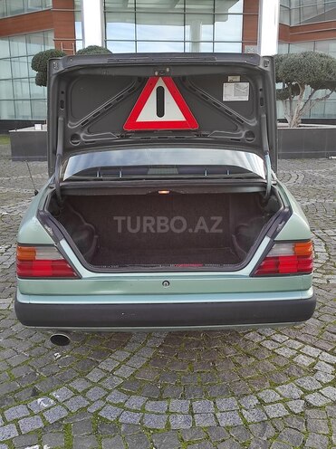 Mercedes E 230 1986, 383,111 km - 2.3 l - Şəmkir