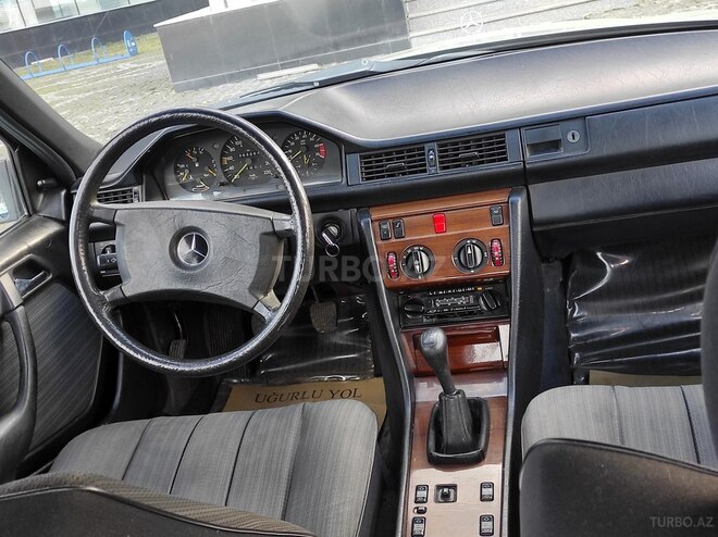 Mercedes E 230 1986, 383,111 km - 2.3 l - Şəmkir