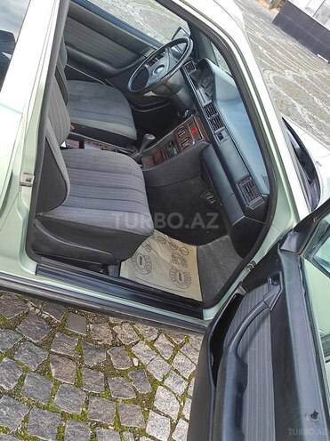 Mercedes E 230 1986, 383,111 km - 2.3 l - Şəmkir