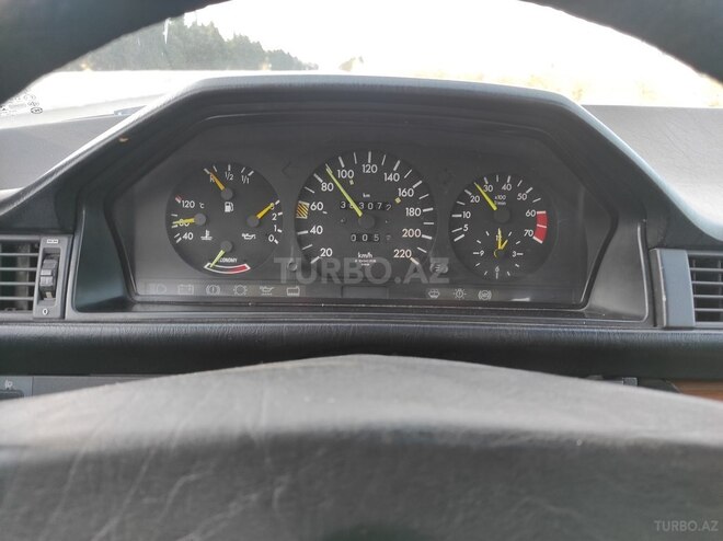 Mercedes E 230 1986, 383,111 km - 2.3 l - Şəmkir
